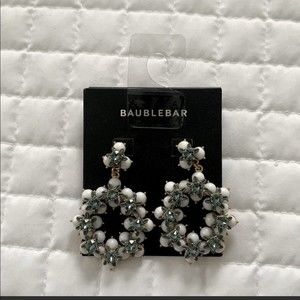 NWT BaubleBar Blue and White Statement Earrings
